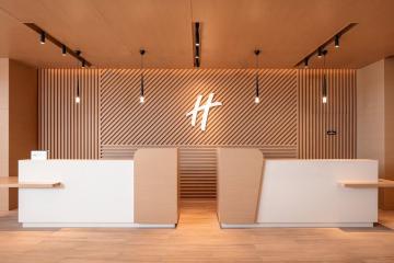 Отель Holiday Inn & Suites Dubai Science Park ОАЭ, Аль Барша, фото 2