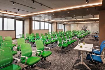 Отель Holiday Inn & Suites Dubai Science Park ОАЭ, Аль Барша, фото 24