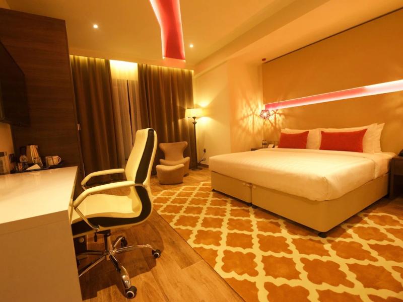 Carnelian by Glory Bower Hotels