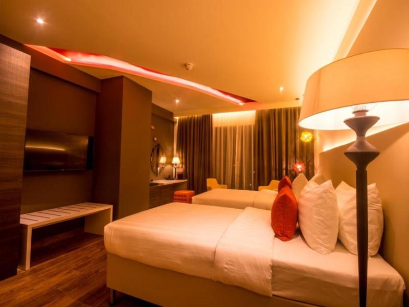 Carnelian by Glory Bower Hotels