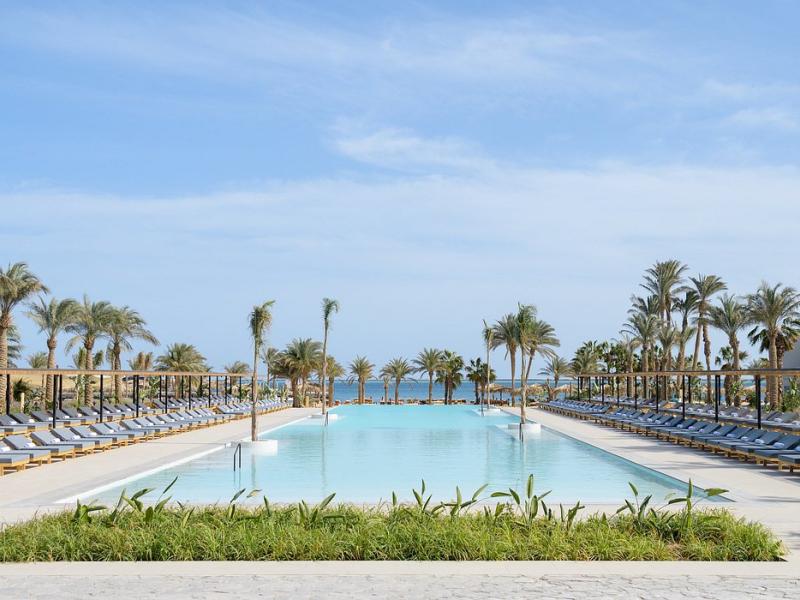 Serry Beach Resort