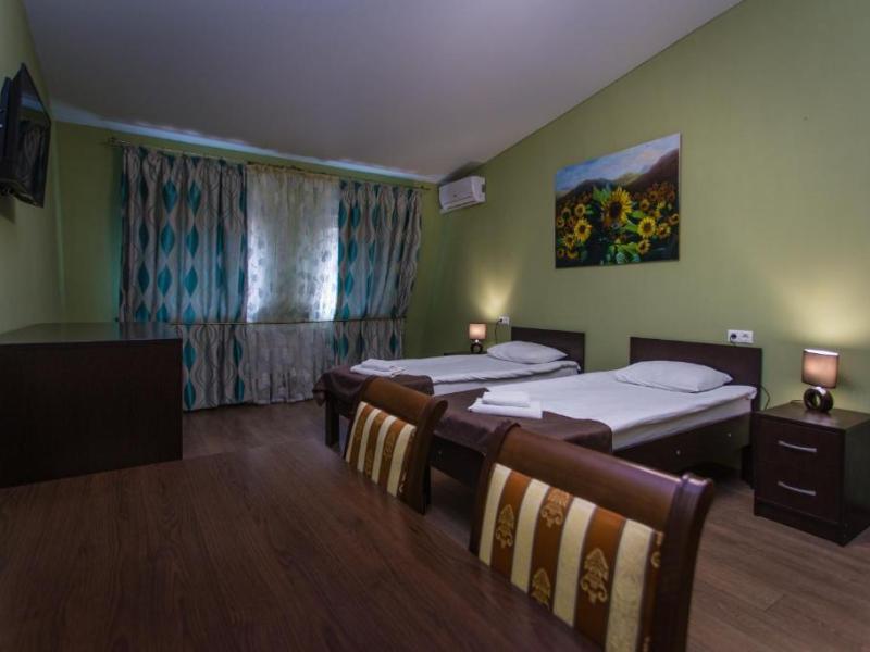 Отель Цветной 5