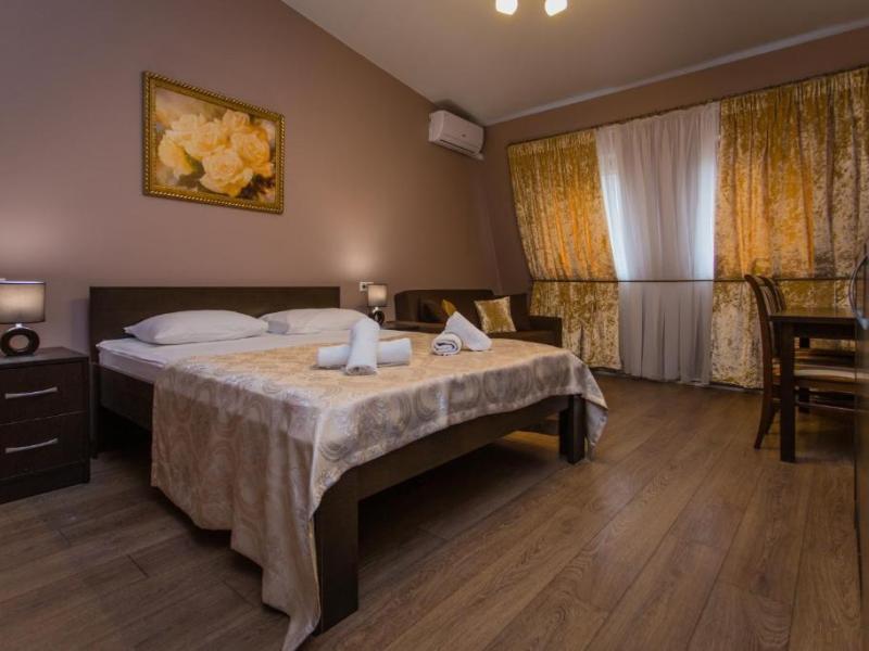 Отель Цветной 5