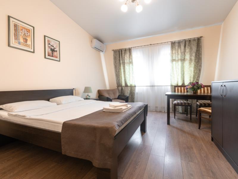 Отель Цветной 5