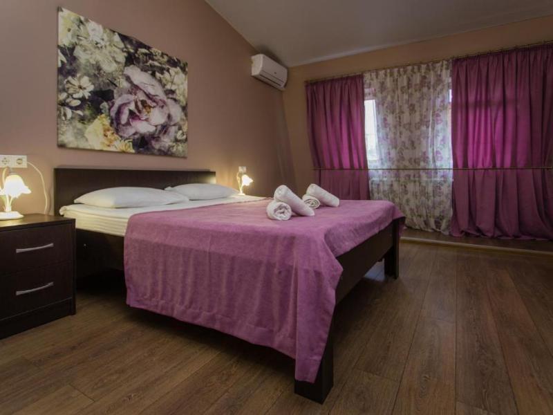 Отель Цветной 5