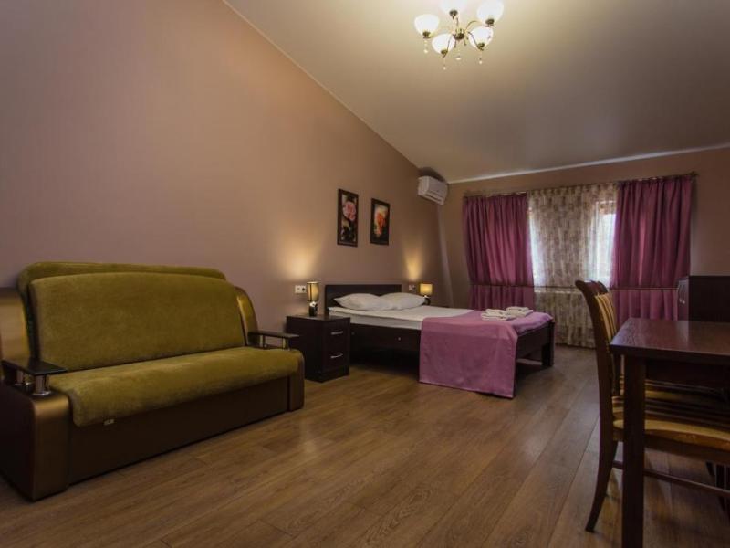 Отель Цветной 5