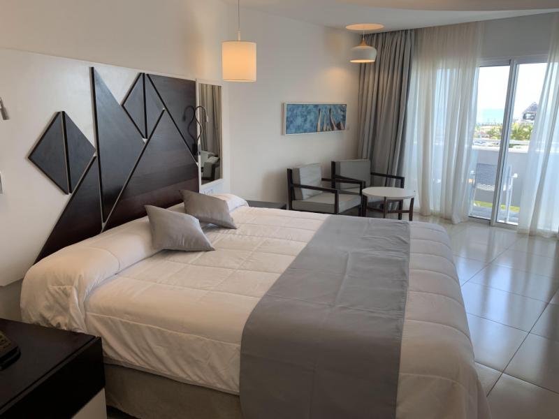 Woovo Playa Hermosa Cayo Paredon Resort