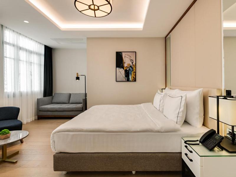 Gleam Collection Hotel