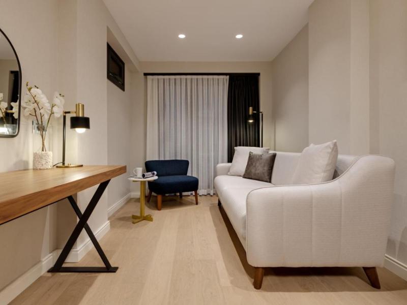 Gleam Collection Hotel