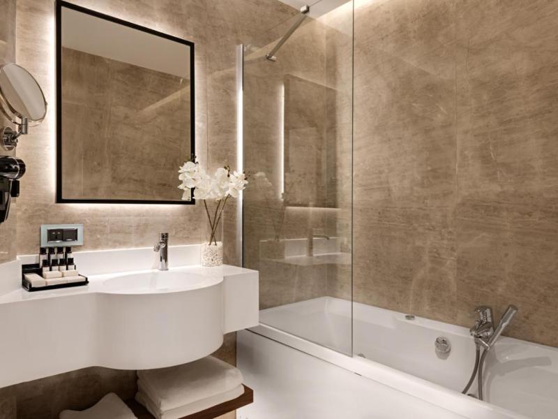 Gleam Collection Hotel