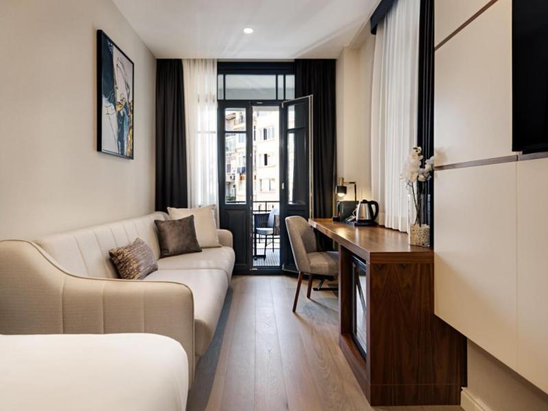 Gleam Collection Hotel