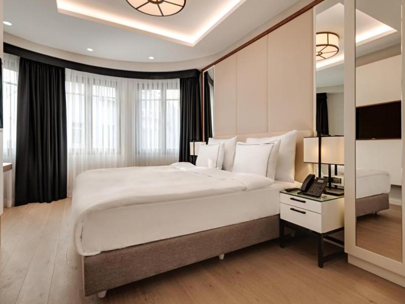 Gleam Collection Hotel