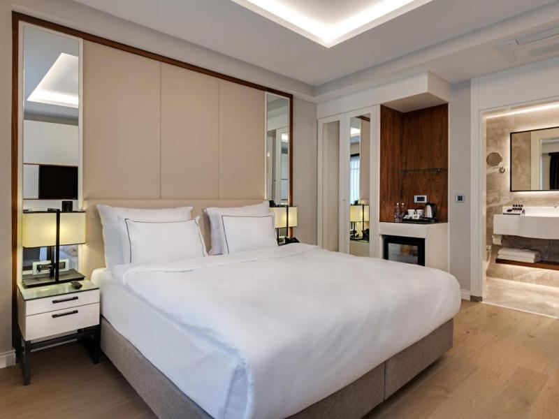 Gleam Collection Hotel