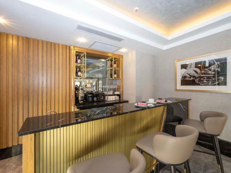 Ravi Hotel
