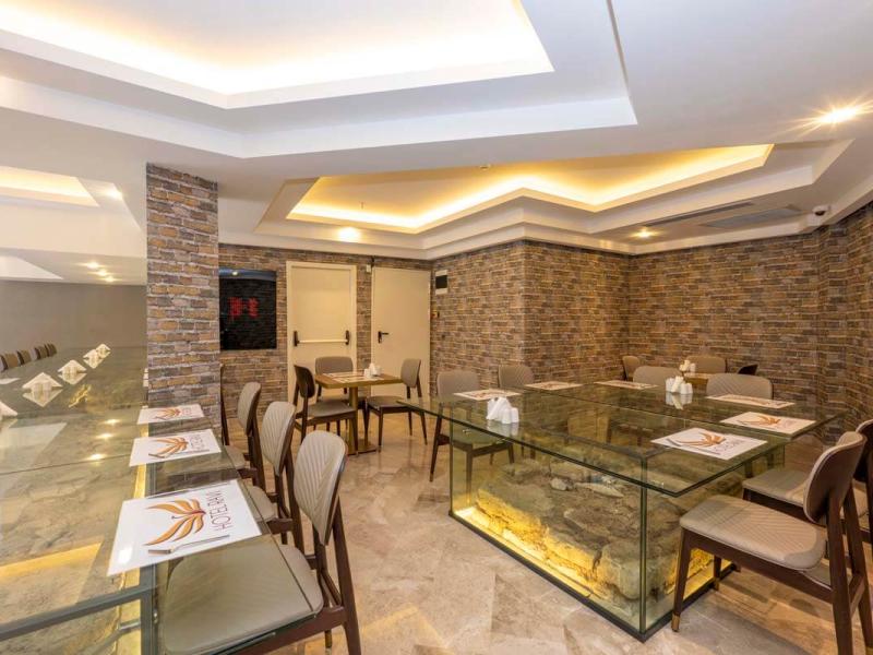 Ravi Hotel