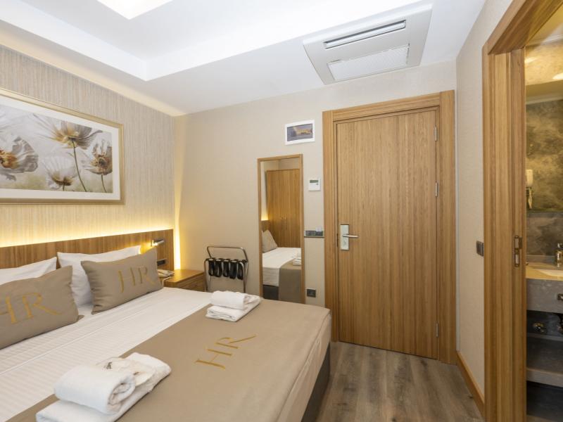 Ravi Hotel