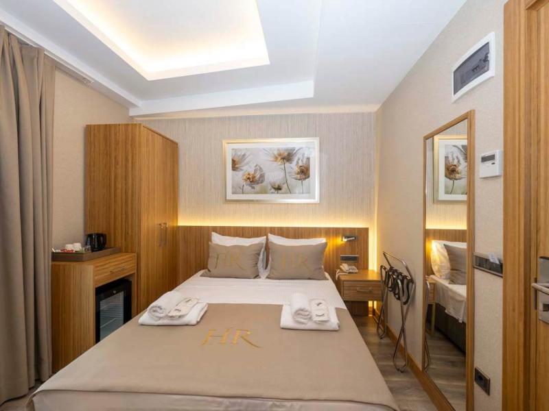 Ravi Hotel