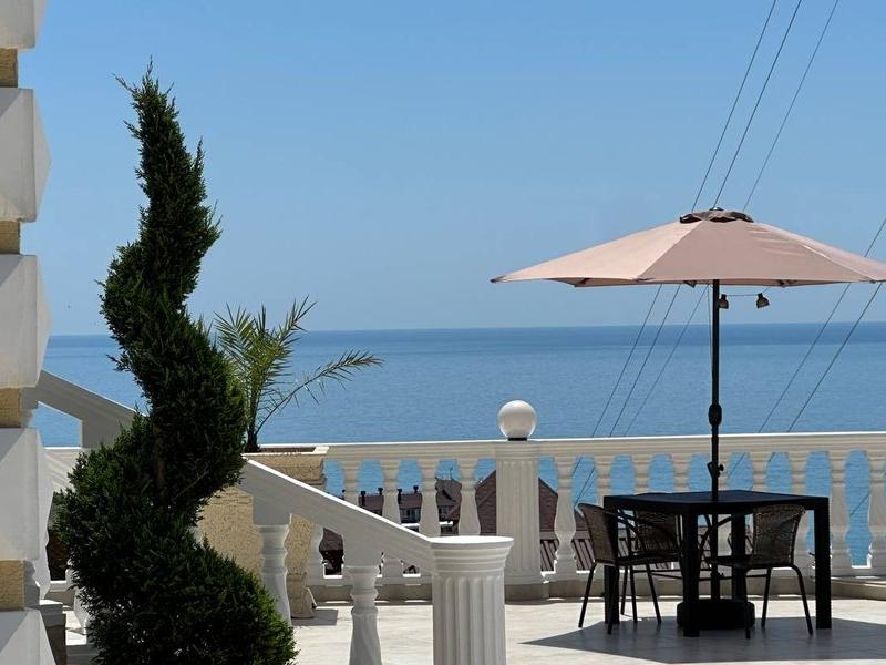 Ani Loo Hotel