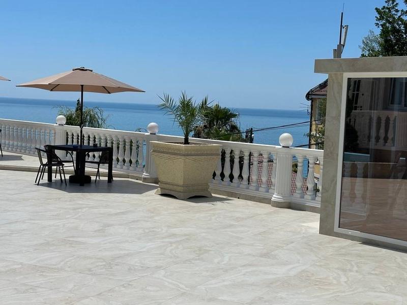 Ani Loo Hotel