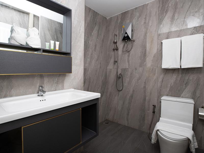 iCheck inn Darisa Patong