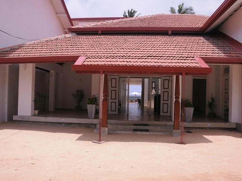 The Beach Hotel Oasis Bridge (Ambalangoda)