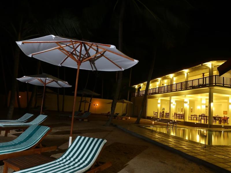 The Beach Hotel Oasis Bridge (Ambalangoda)