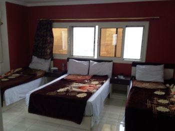 Isis Hotel 2