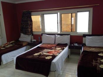 Isis Hotel 2