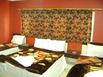 Isis Hotel 2