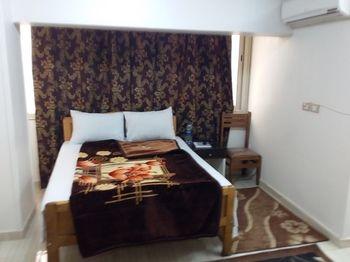 Isis Hotel 2