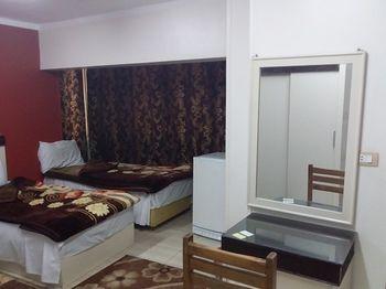 Isis Hotel 2