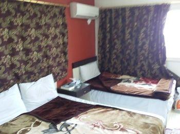 Isis Hotel 2