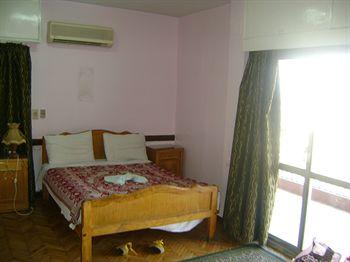 Isis Hotel 2