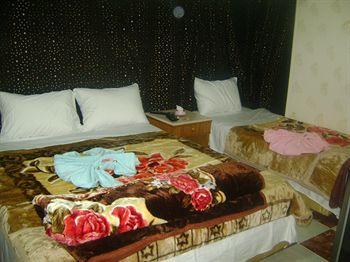 Isis Hotel 2