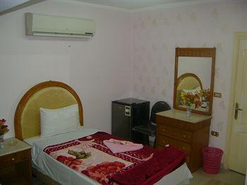 Isis Hotel 2