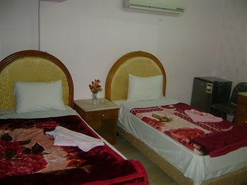 Isis Hotel 2