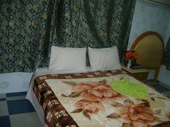 Isis Hotel 2