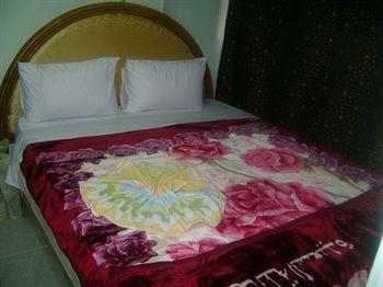 Isis Hotel 2