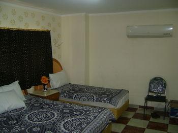 Isis Hotel 2