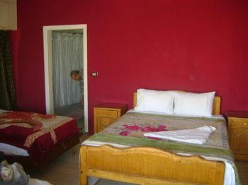 Isis Hotel 2