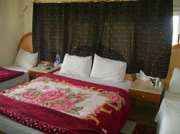 Isis Hotel 2