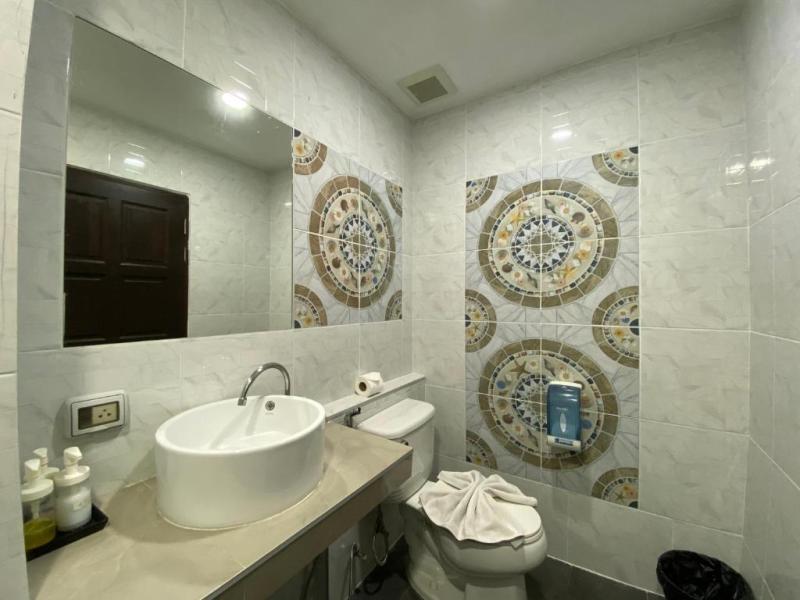 77 Patong Hotel & Spa