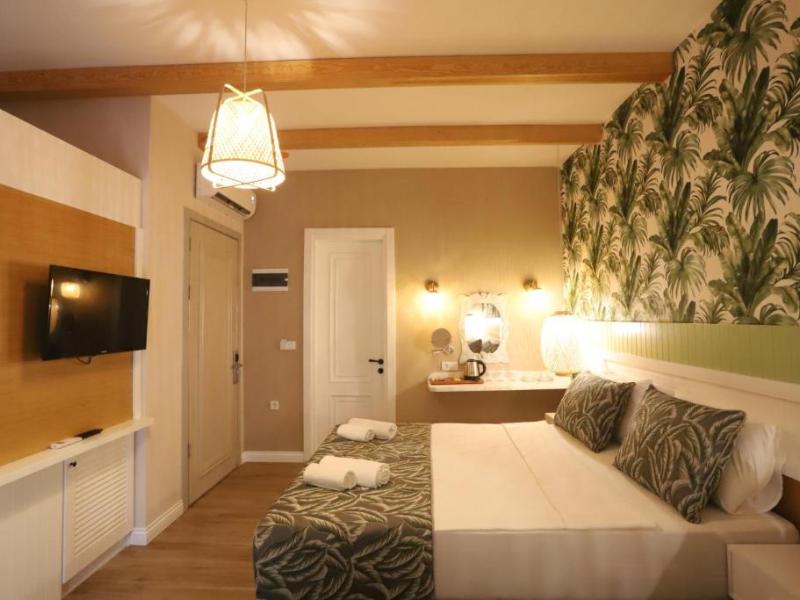 Dolphin Park Hotel
