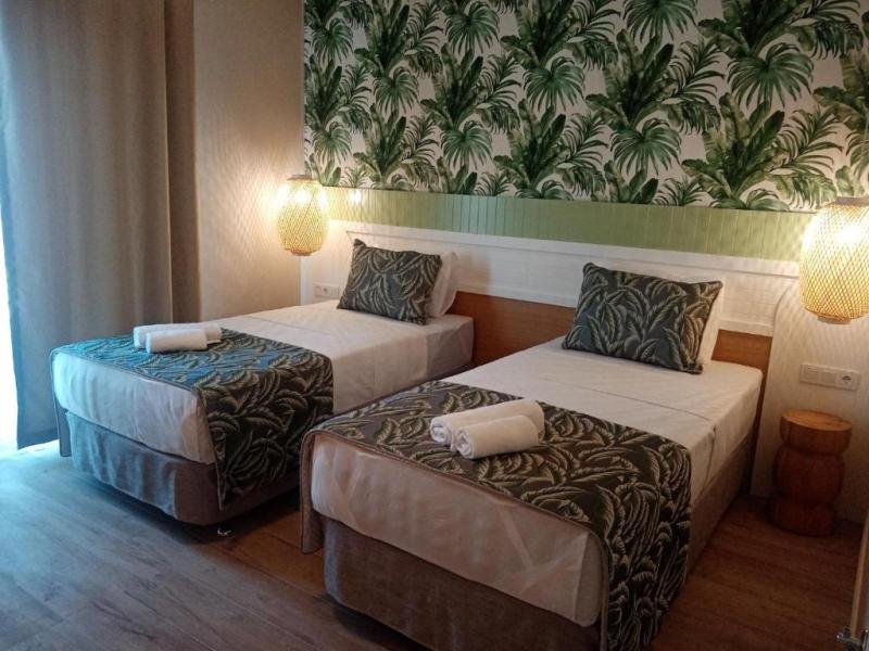 Dolphin Park Hotel