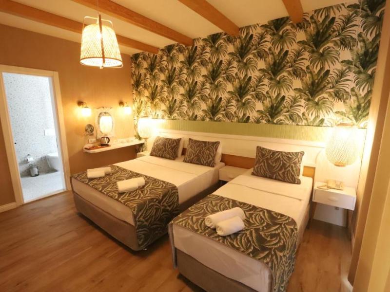 Dolphin Park Hotel