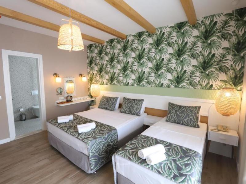 Dolphin Park Hotel