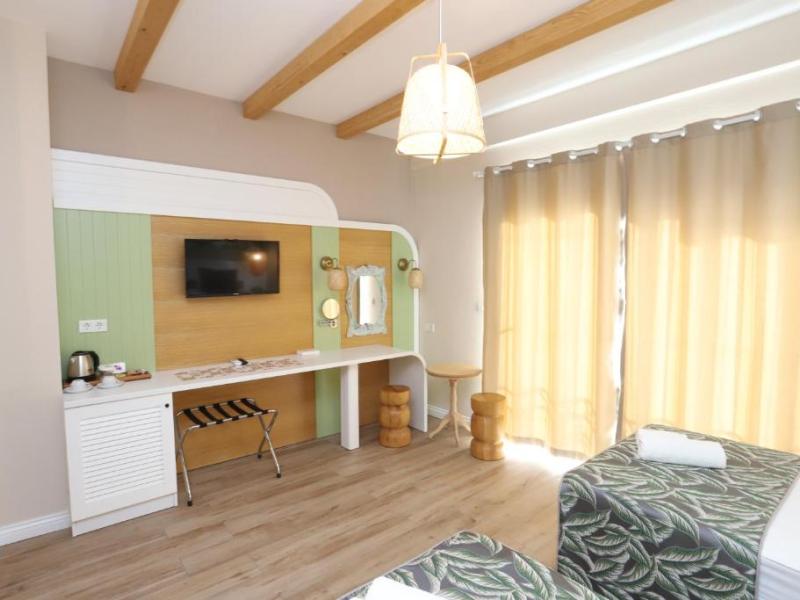 Dolphin Park Hotel