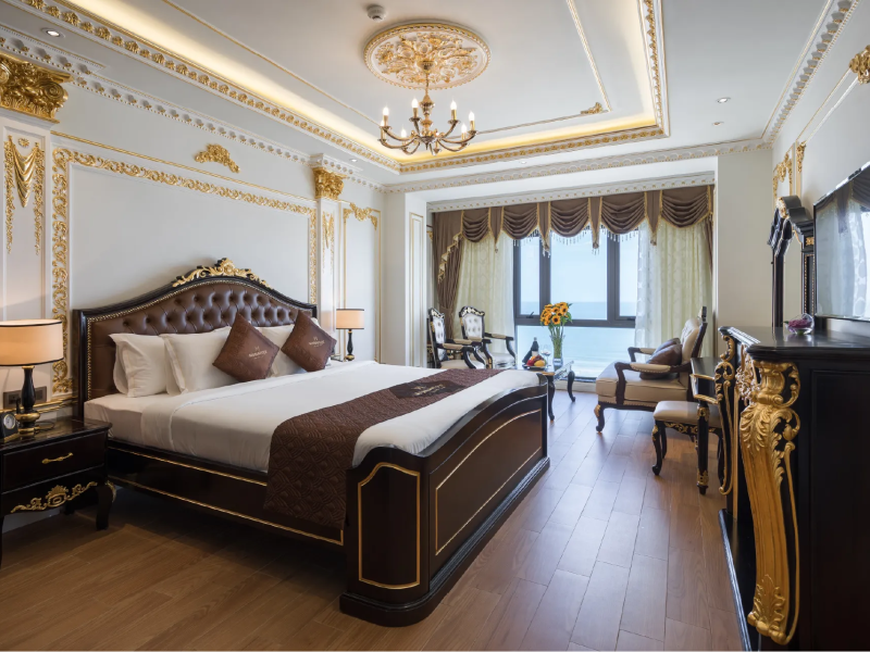 Monarque Hotel Danang