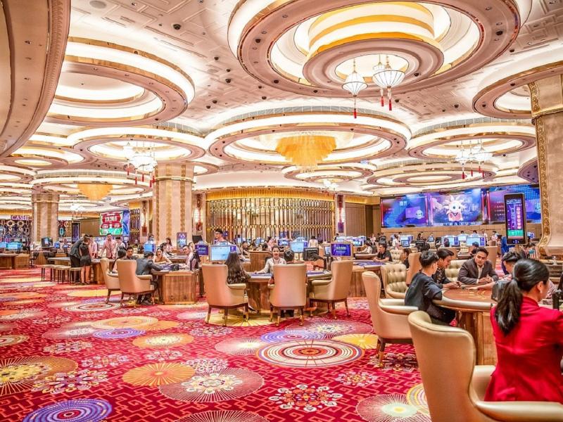 New World Hoiana Hotel