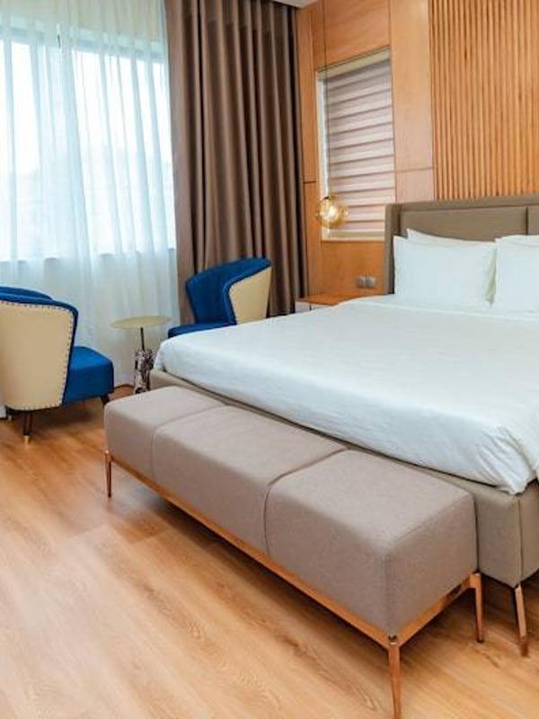 D’Lioro Hotel & Resort